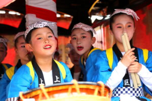 佳作 柴山隆治「祭りの少女」